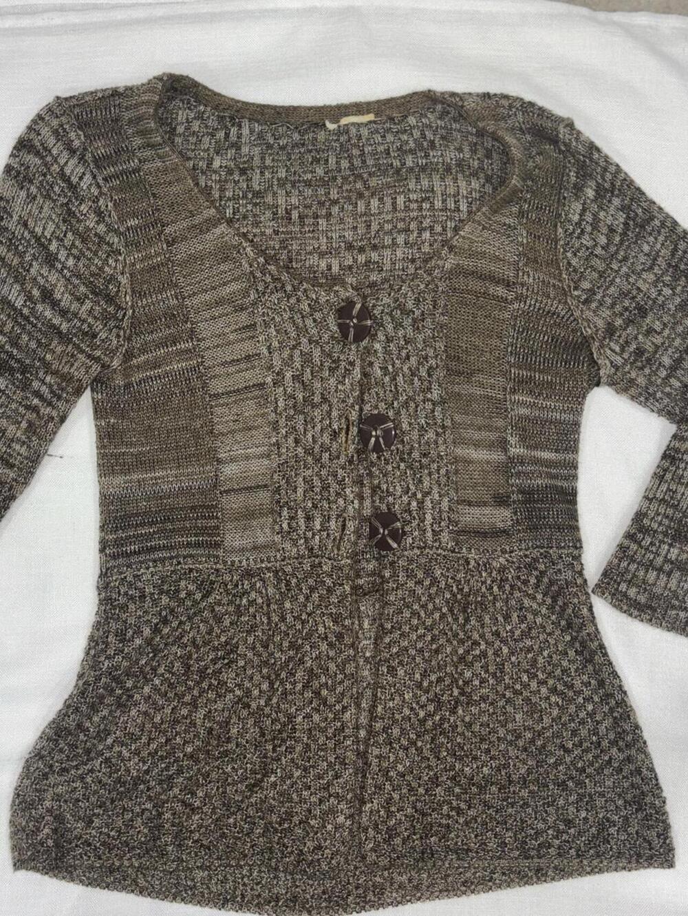 Y2K Brown knit sweater, buttons in the front